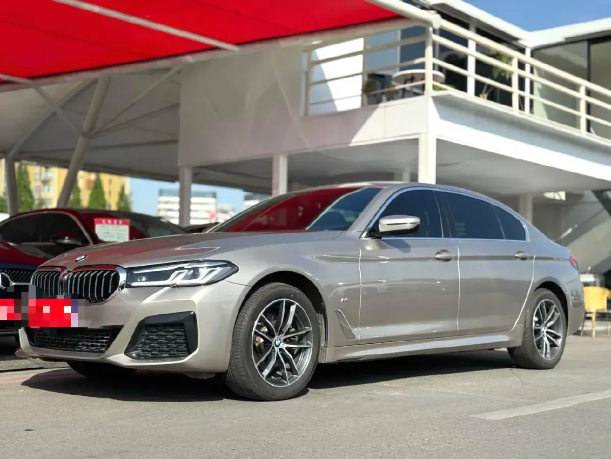 2022 BMW 5 Series 2.0T 184HP L4 8AT