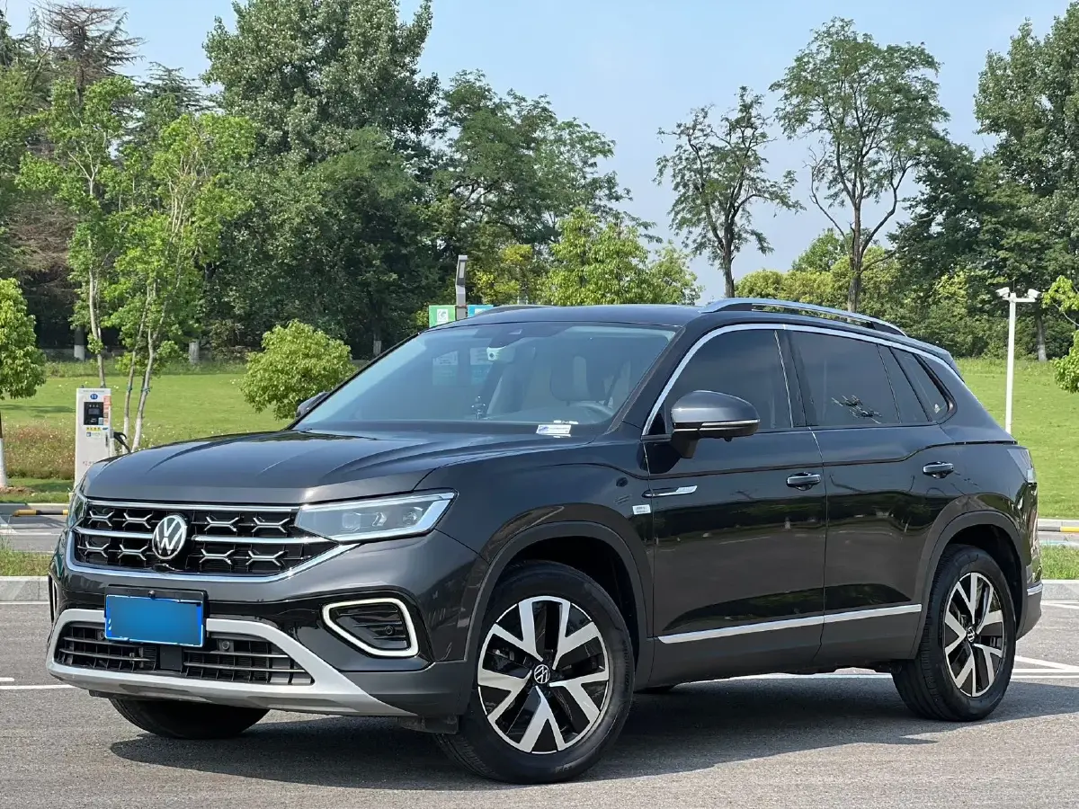 2023 Volkswagen Tayron 2.0T 186HP L4 7DCT