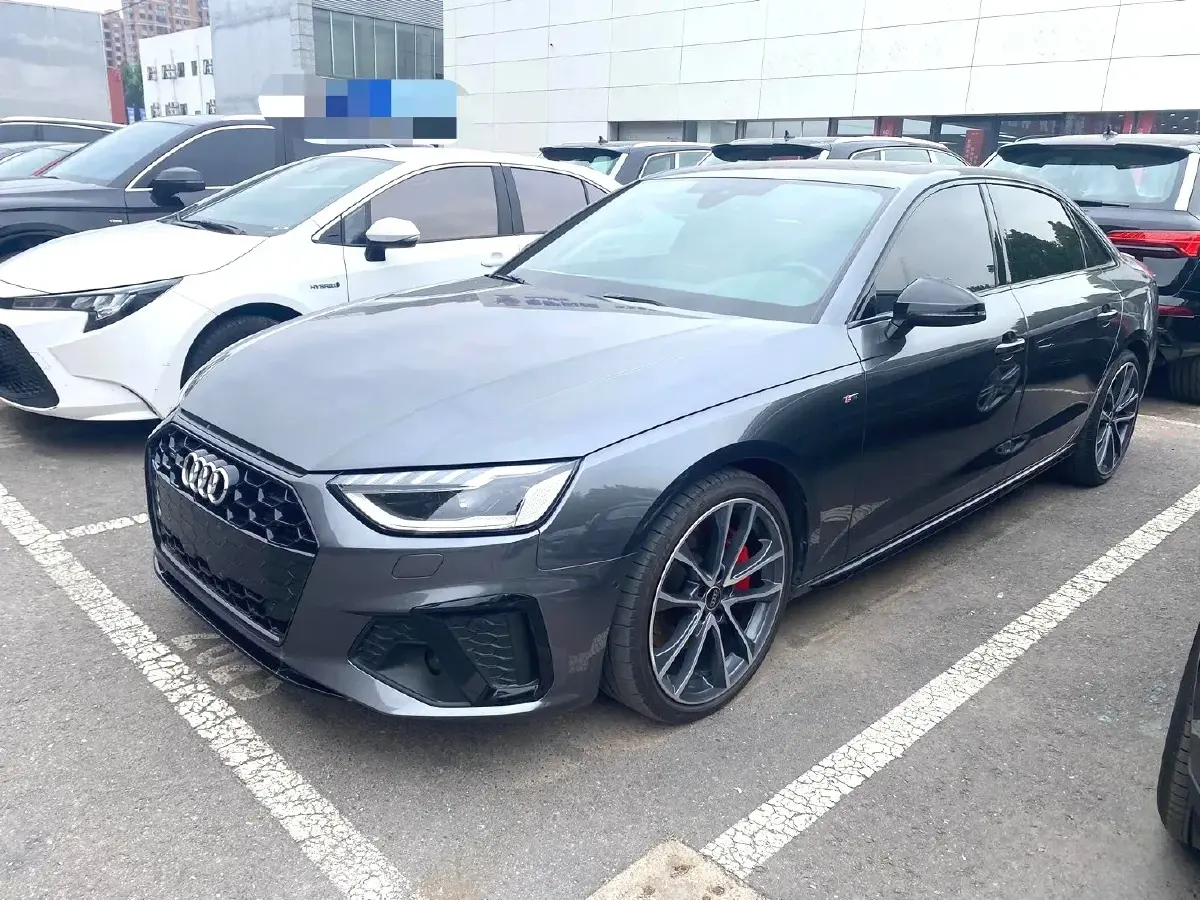 2022 Audi A4L 2.0T 252HP L4 7DCT