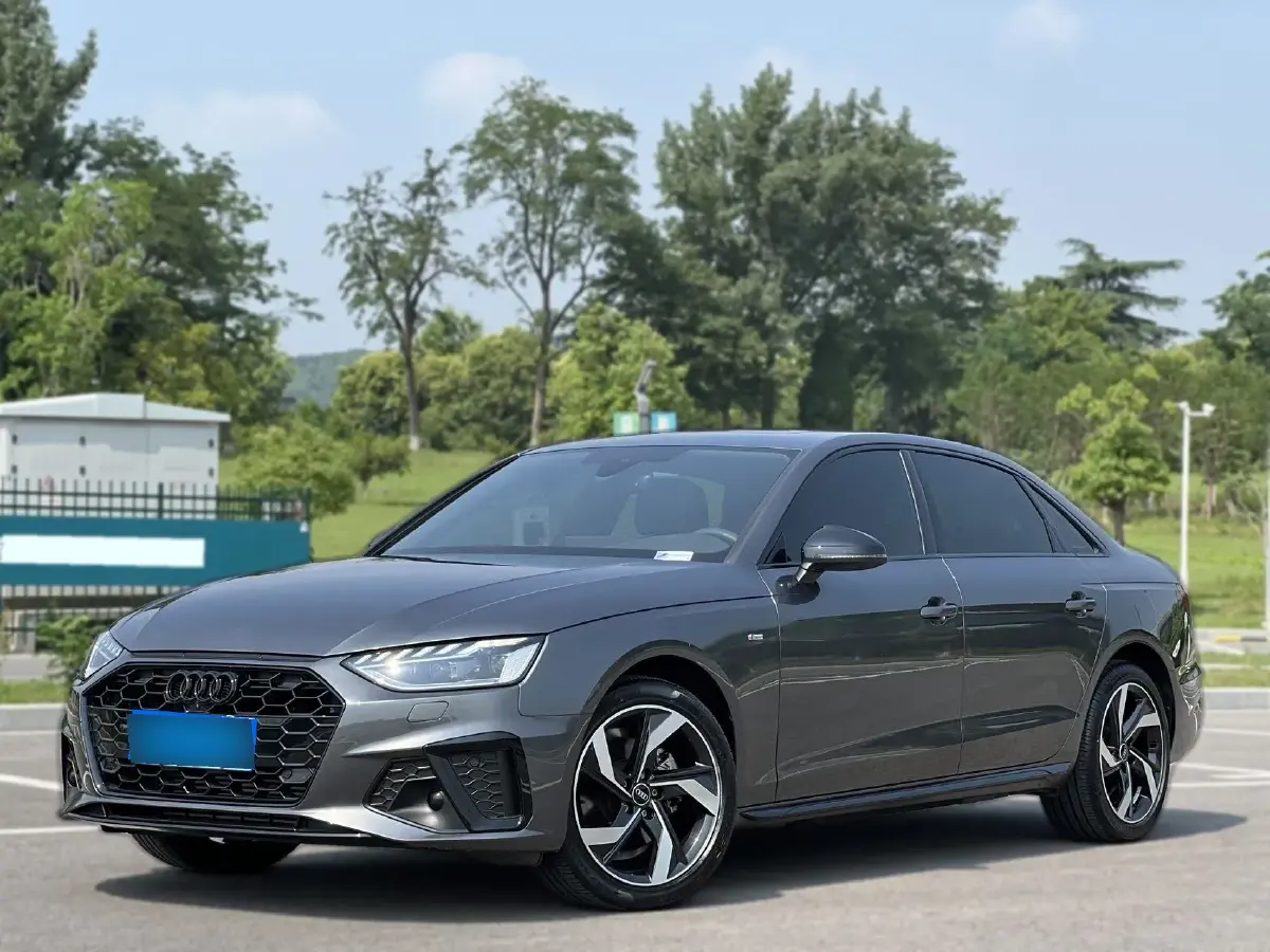 2023 Audi A4L 2.0T 190HP L4 7DCT