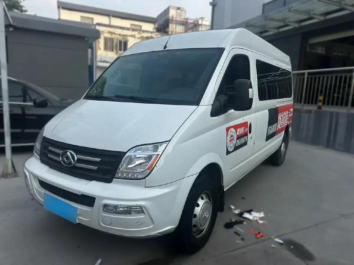 2023 MAXUS XinTu V80 2.0T 139HP L4 6AMT