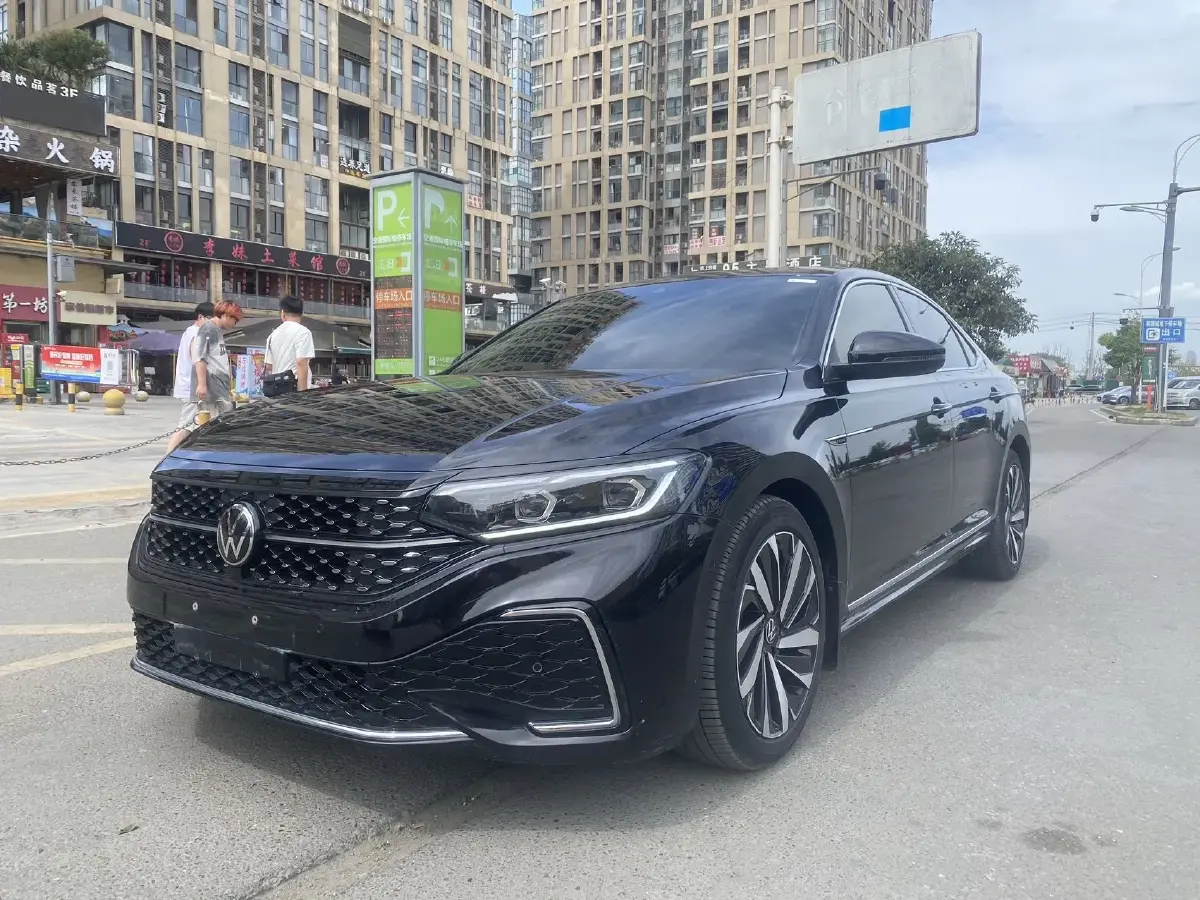 2022 Volkswagen Passat 2.0T 186HP L4 7DCT