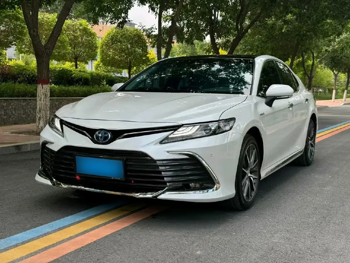 2023 Toyota Camry 2.5L 178HP L4 E-CVT Hybrid