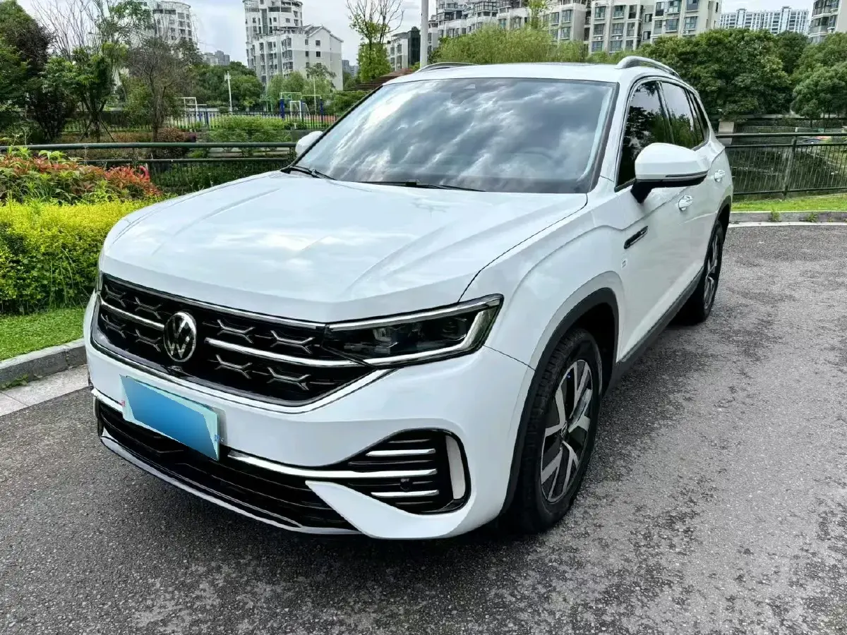 2023 Volkswagen Tayron 2.0T 186HP L4 7DCT