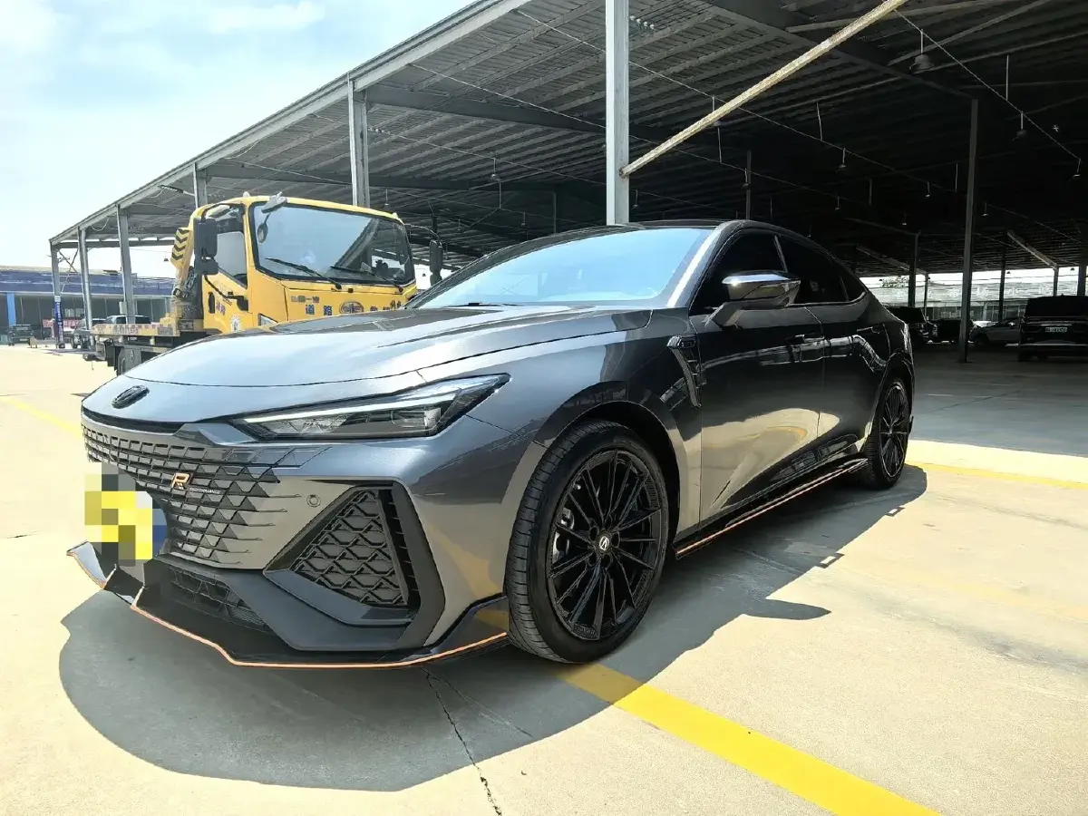 2022 ChangAn UNI-V 2.0T 233HP L4 8AT