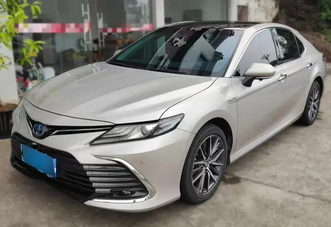 2021 Toyota Camry 2.5L 178HP L4 E-CVT Hybrid