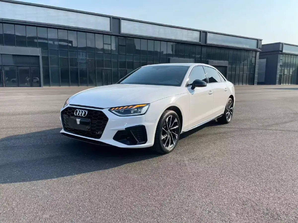 2023 Audi A4L 2.0T 190HP L4 7DCT