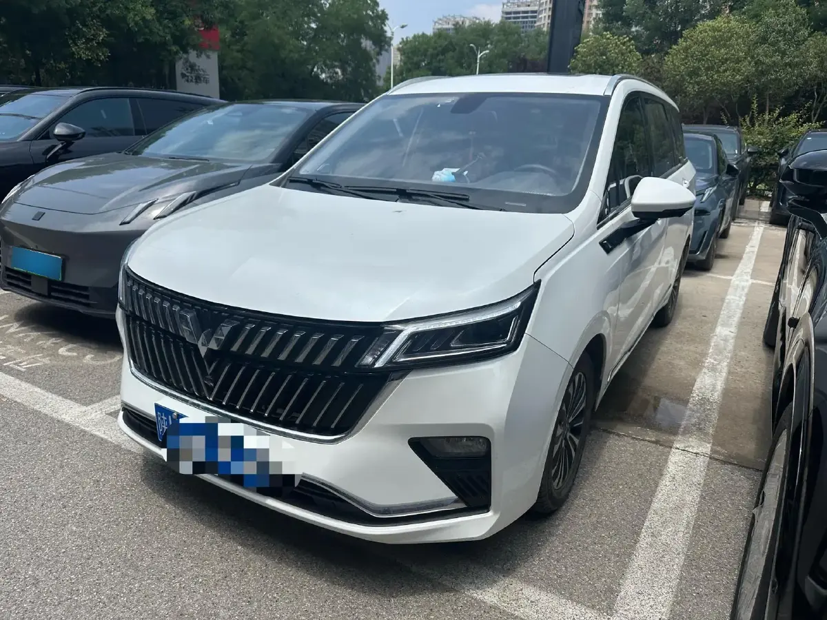 2022 WuLing JiaChen 1.5T 147HP L4 CVT