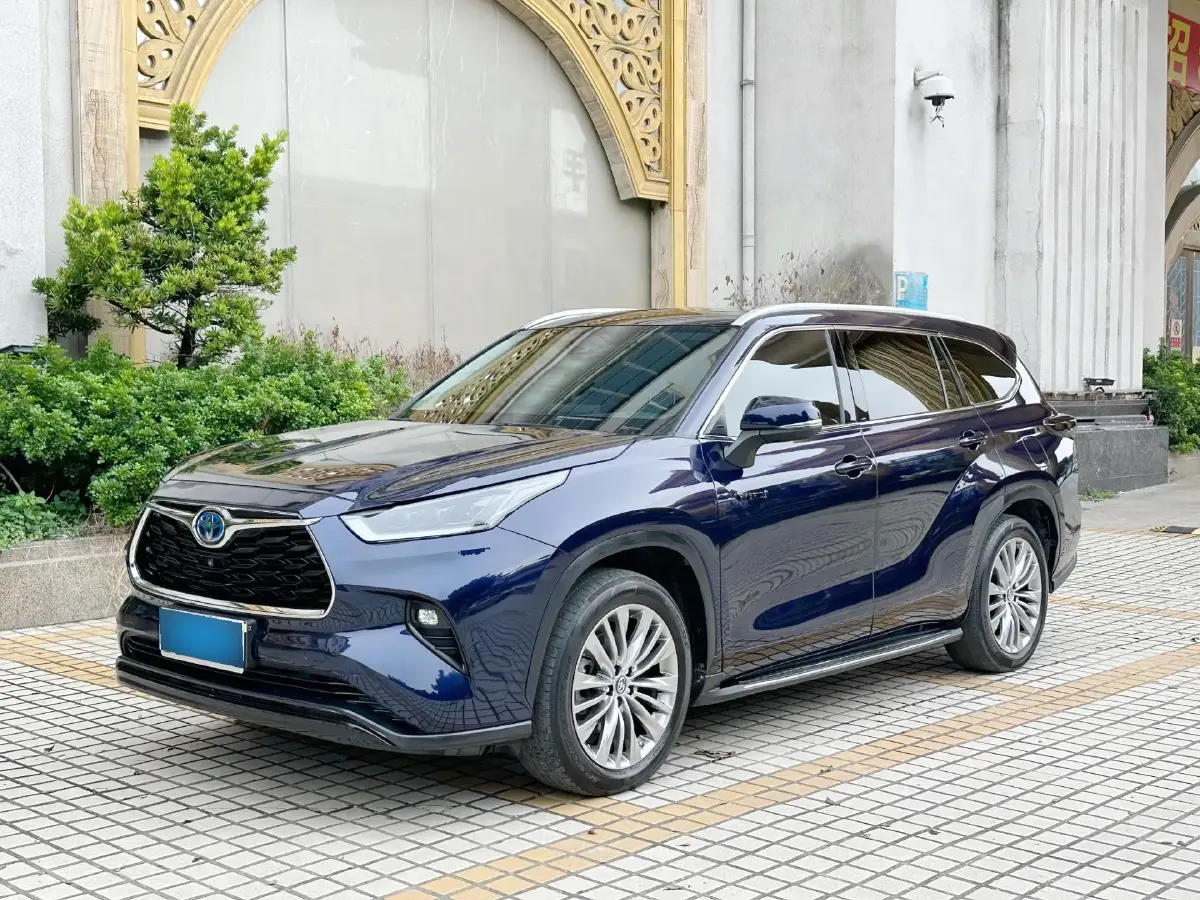2022 Toyota Highlander 2.5L 192HP L4 E-CVT Hybrid