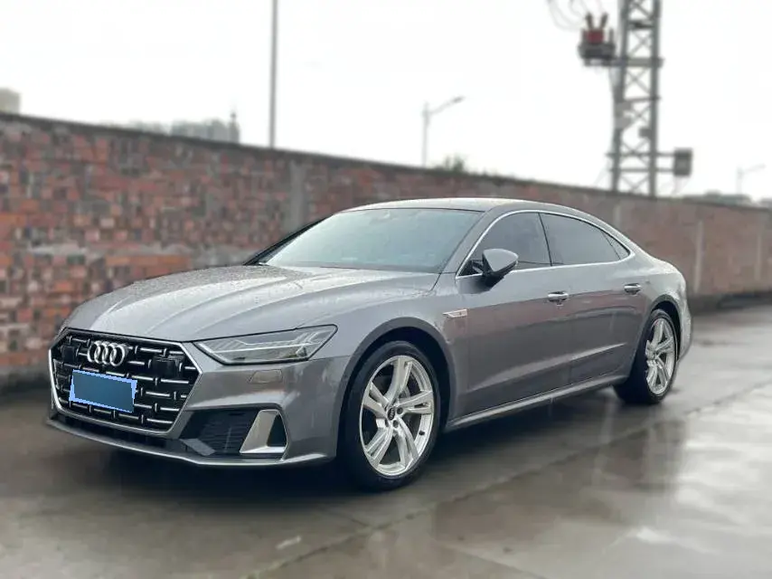 2022 Audi A7L 2.0T 245HP L4 7DCT