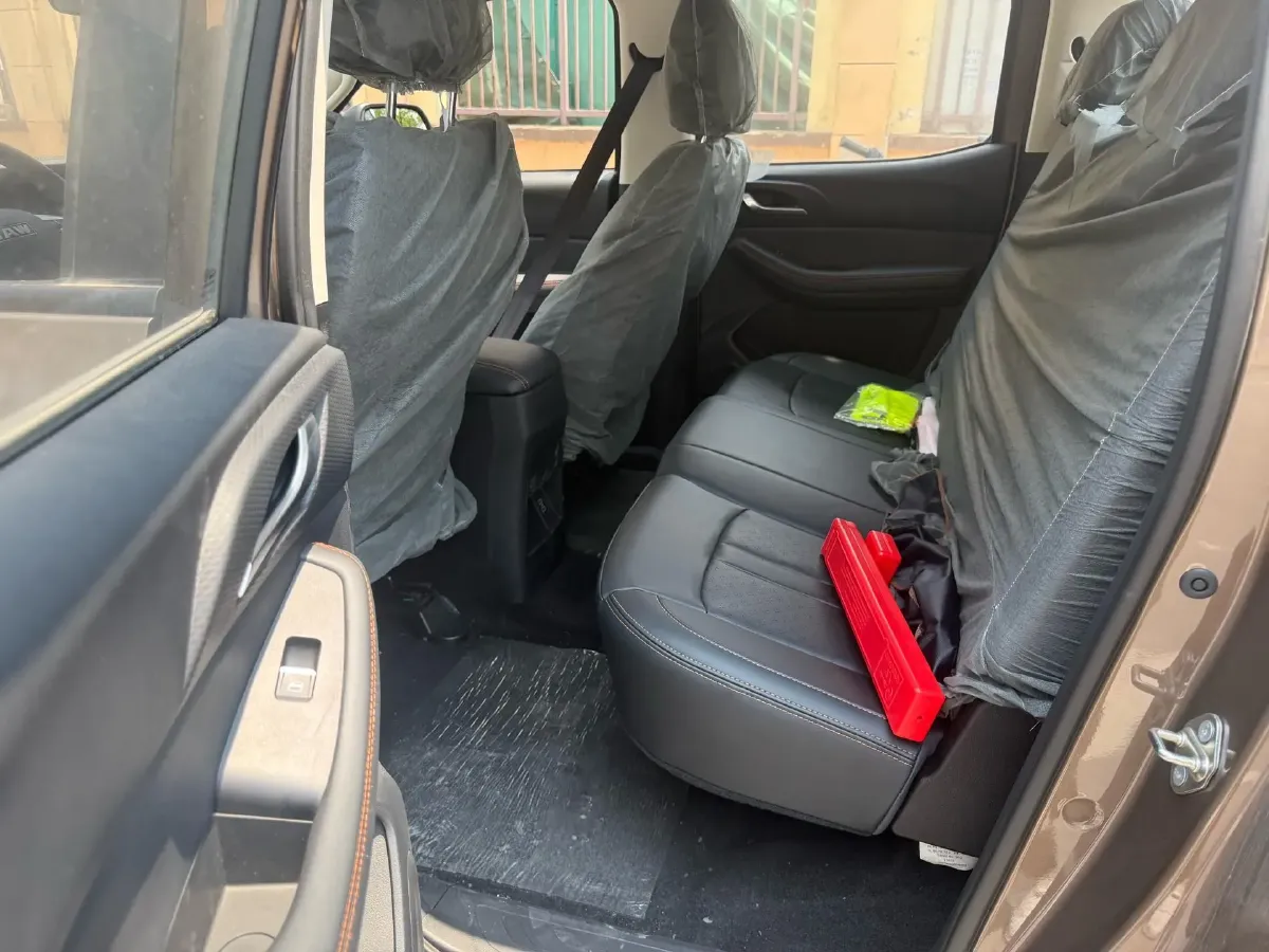 2023 BAW Calorie 2.0L 144HP L4 8AT,autocango,china used car exporter,china ev exporter,chinese used car exporter,chinese used ev exporter