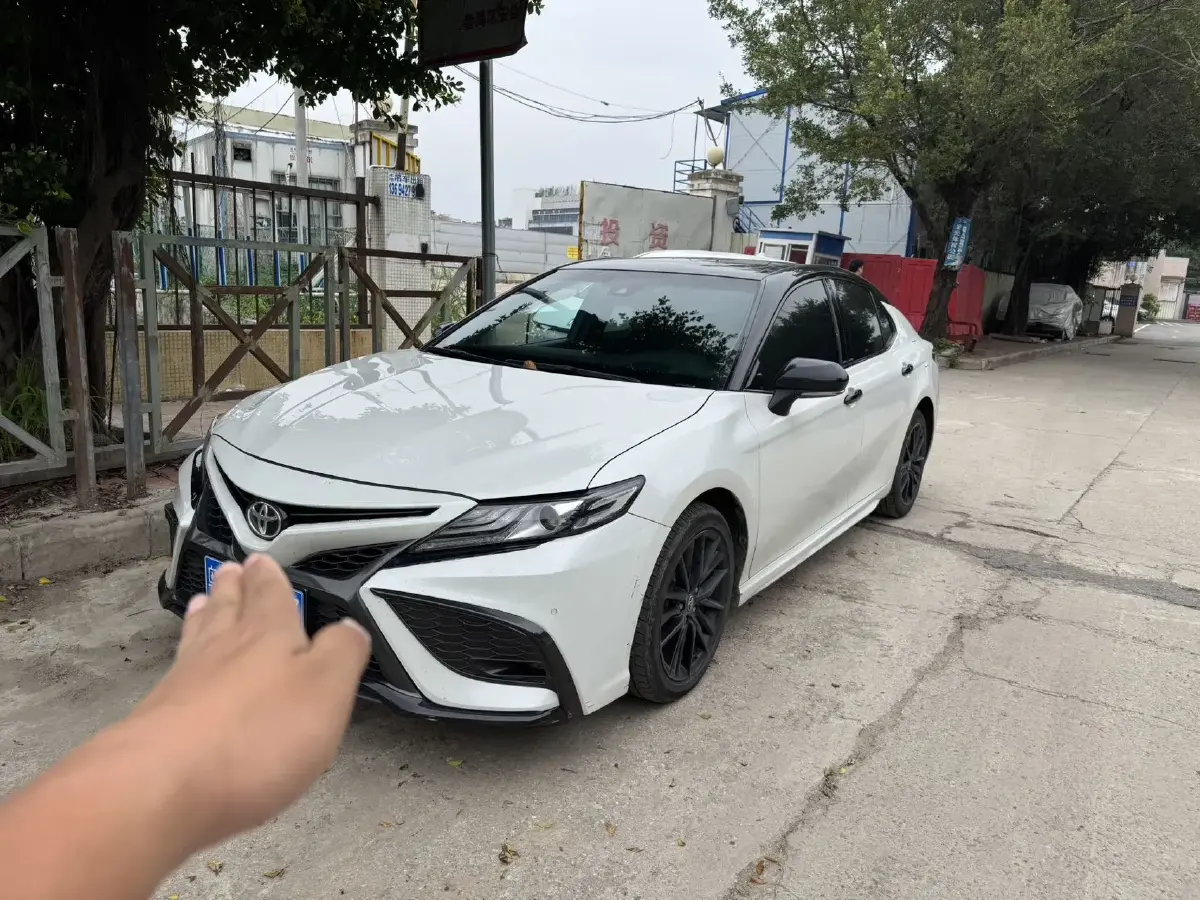 2021 Toyota Camry 2.5L 209HP L4 8AT