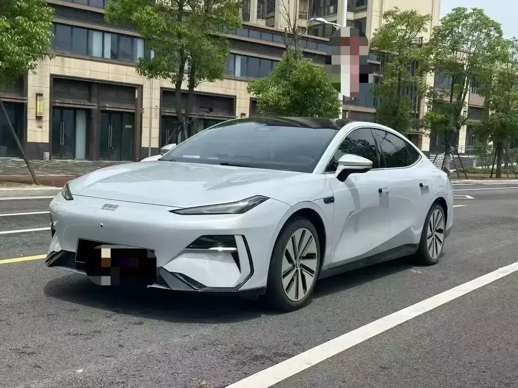 2024 Geely Galaxy E8 BEV 62KWH