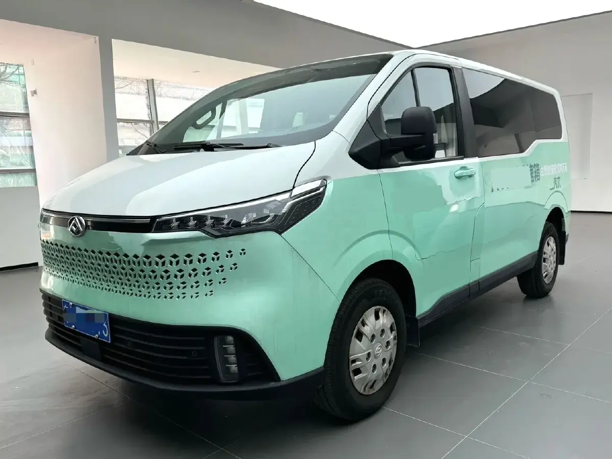 2023 MAXUS XinTu V70 2.0T 125HP L4 6MT