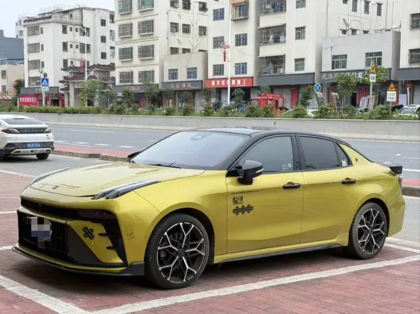 2023 LYNK&CO 03 2.0T 265HP L4 8AT