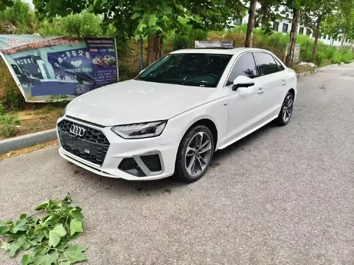 2023 Audi A4L 2.0T 190HP L4 7DCT