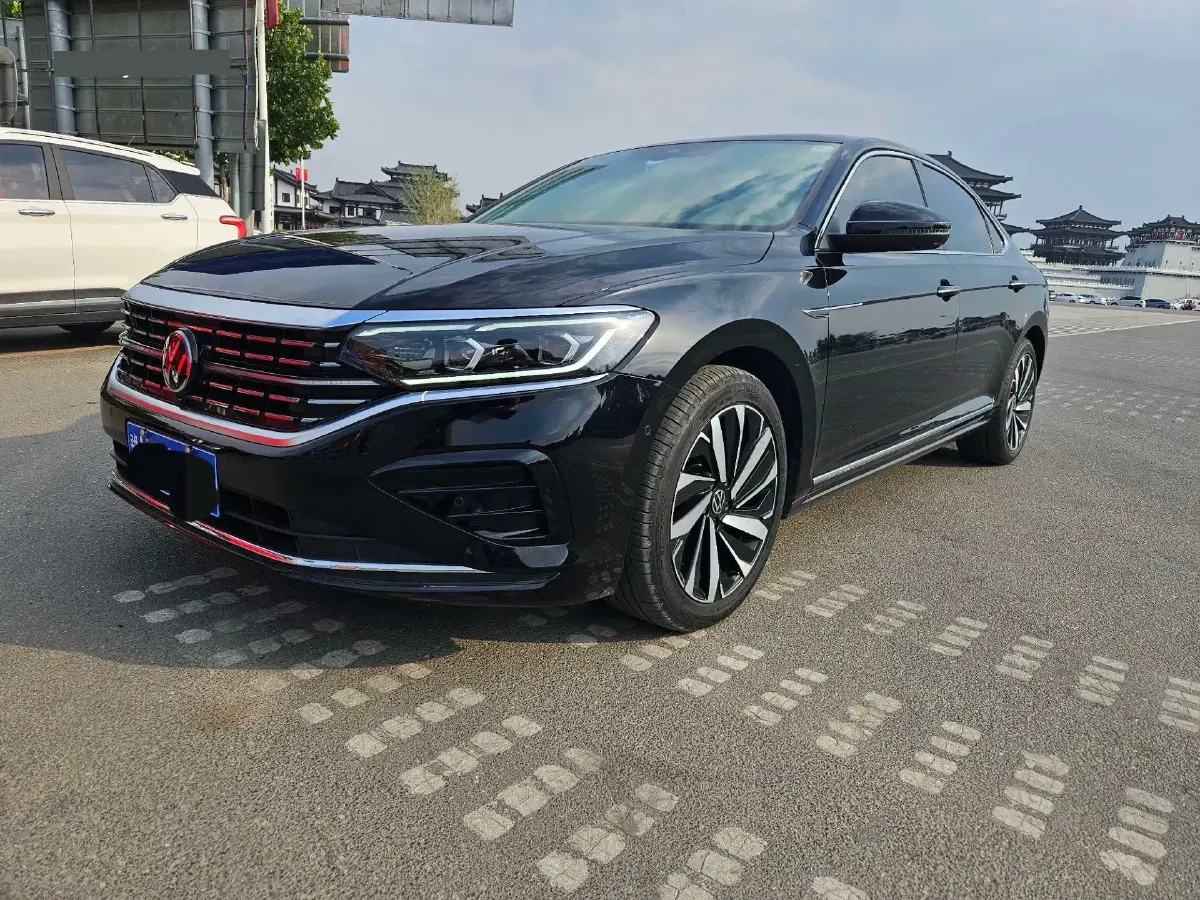 2023 Volkswagen Passat 2.0T 186HP L4 7DCT
