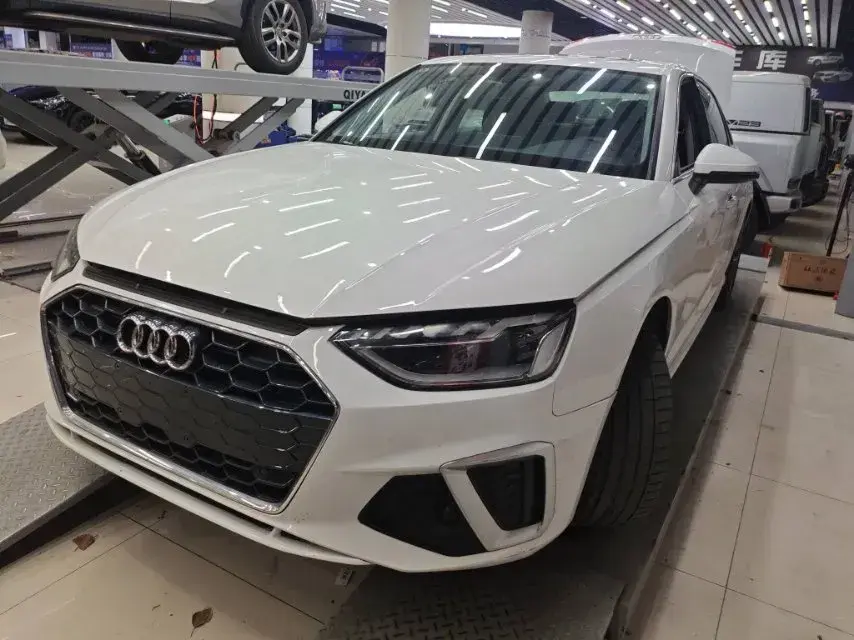 2023 Audi A4L 2.0T 190HP L4 7DCT