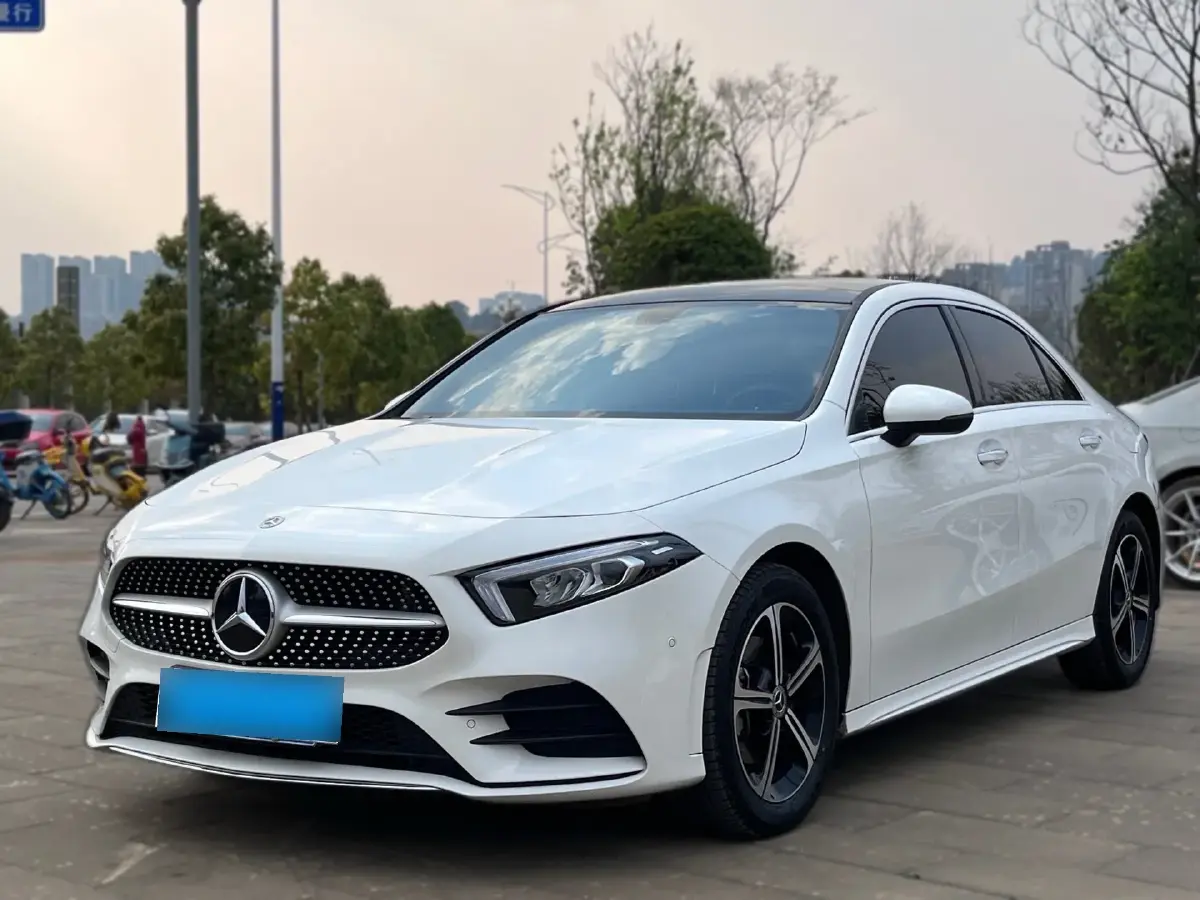 2022 Mercedes-Benz A Class 1.3T 163HP L4 7DCT