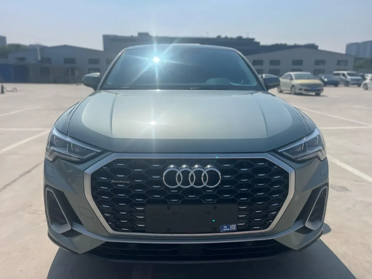 2022 Audi Q3 Sportback 2.0T 220HP L4 7DCT,autocango,china used car exporter,china ev exporter,chinese used car exporter,chinese used ev exporter