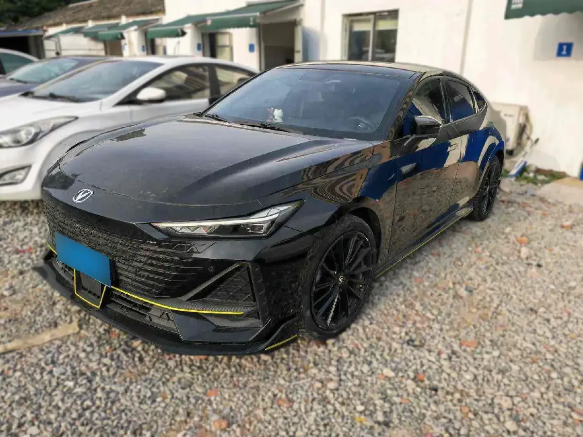 2022 ChangAn UNI-V 1.5T 188HP L4 7DCT