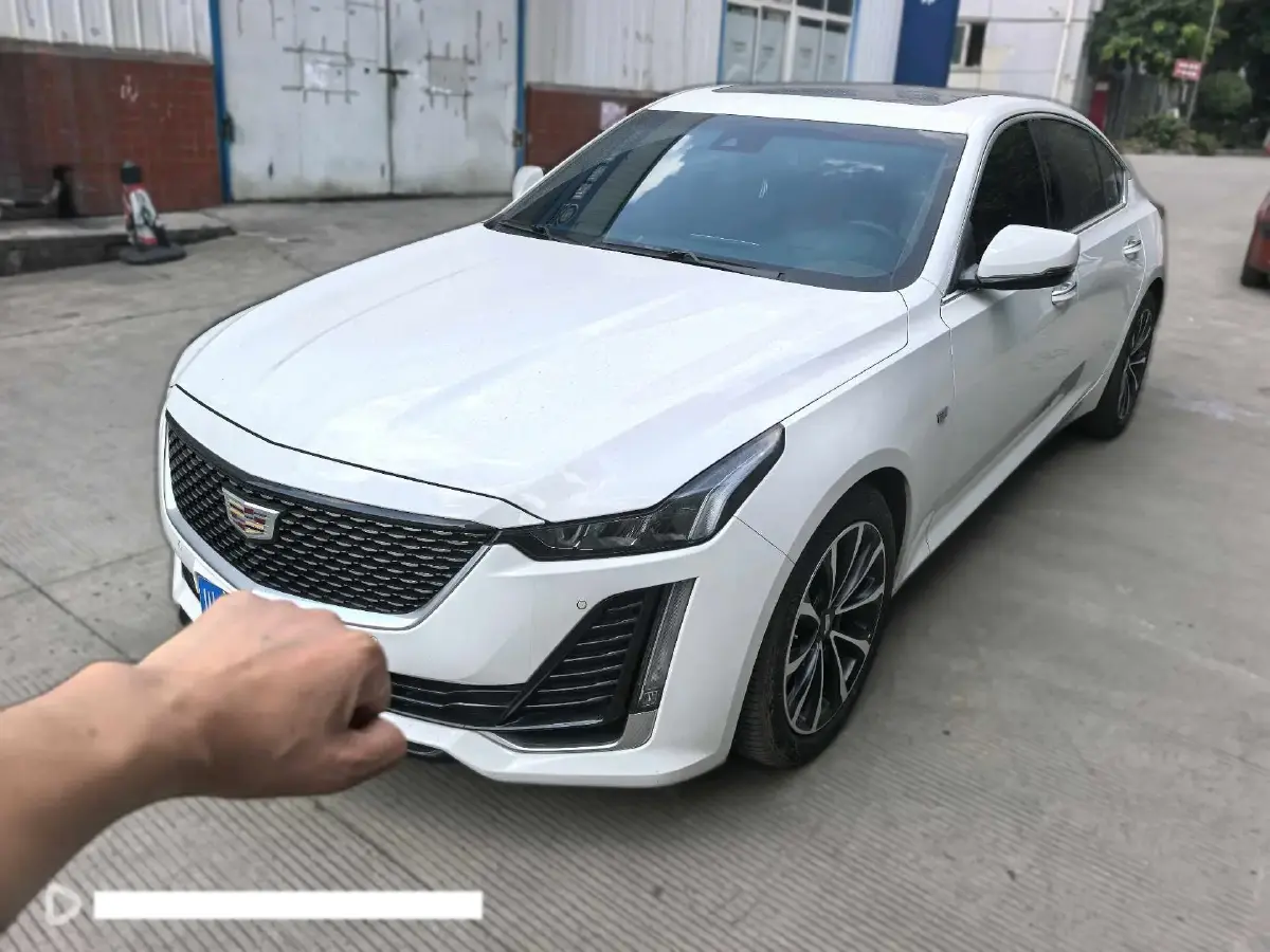 2022 Cadillac CT5 2.0T 237HP L4 10AT