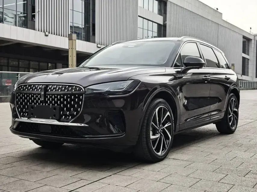 2023 Lincoln Corsair 2.0T 261HP L4 8AT