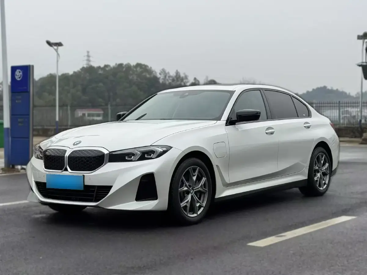 2024 BMW i3 BEV 70KWH