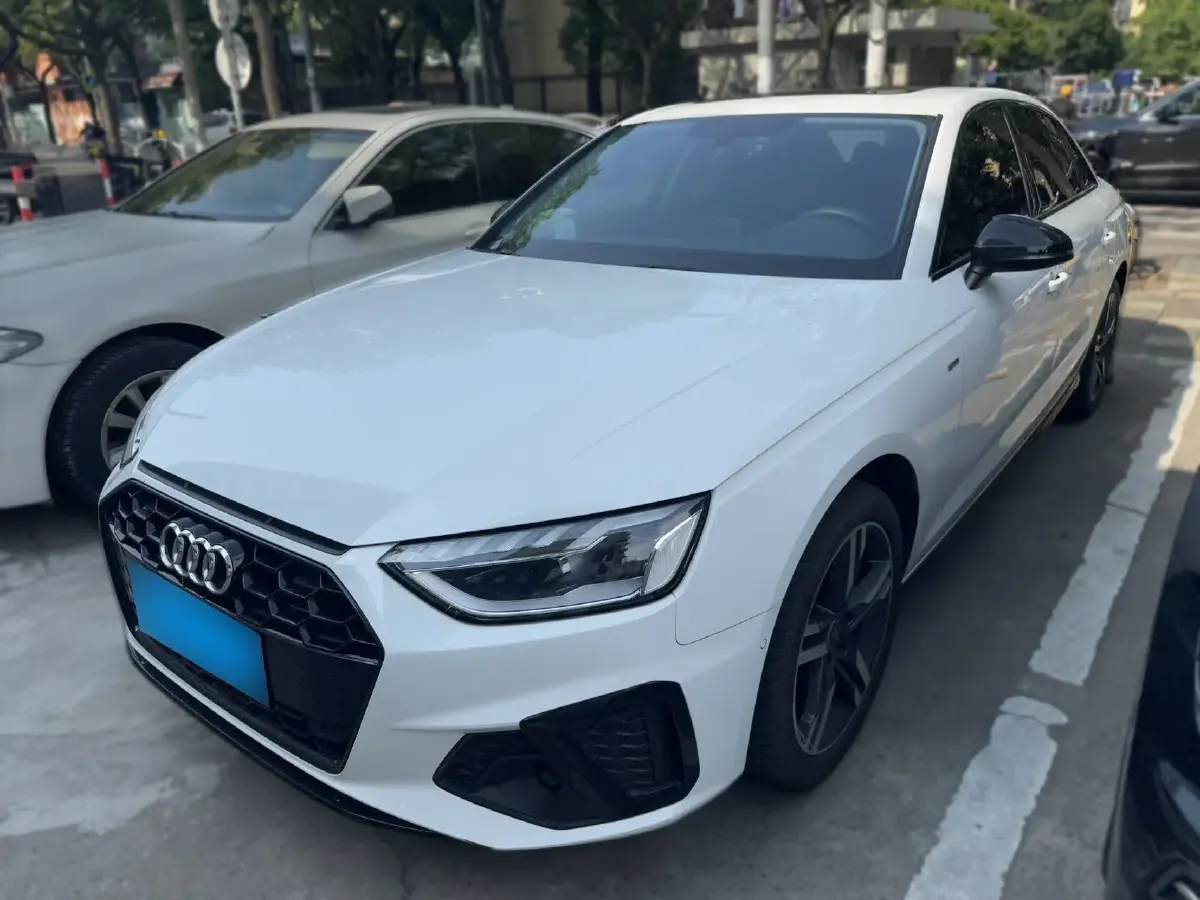 2023 Audi A4L 2.0T 190HP L4 7DCT
