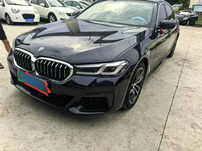 2022 BMW 5 Series 2.0T 184HP L4 8AT PHEV 17.7KWH