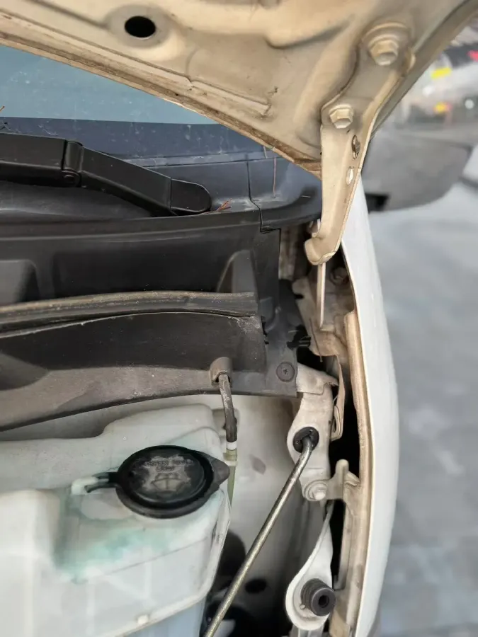 2011 Toyota Hiace 2.7L 154HP L4 4AT,autocango,china used car exporter,china ev exporter,chinese used car exporter,chinese used ev exporter