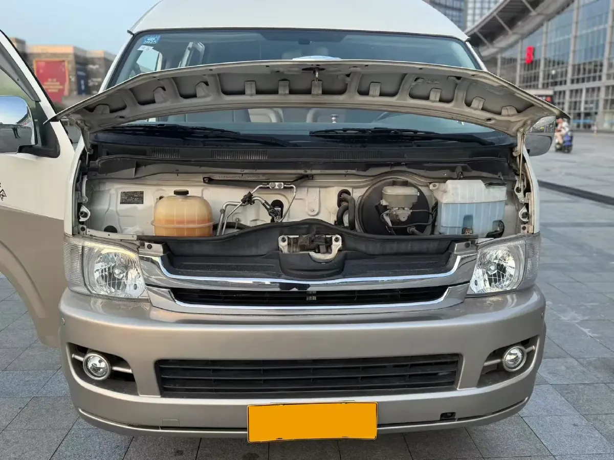 2011 Toyota Hiace 2.7L 154HP L4 4AT,autocango,china used car exporter,china ev exporter,chinese used car exporter,chinese used ev exporter