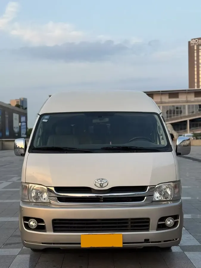 2011 Toyota Hiace 2.7L 154HP L4 4AT,autocango,china used car exporter,china ev exporter,chinese used car exporter,chinese used ev exporter