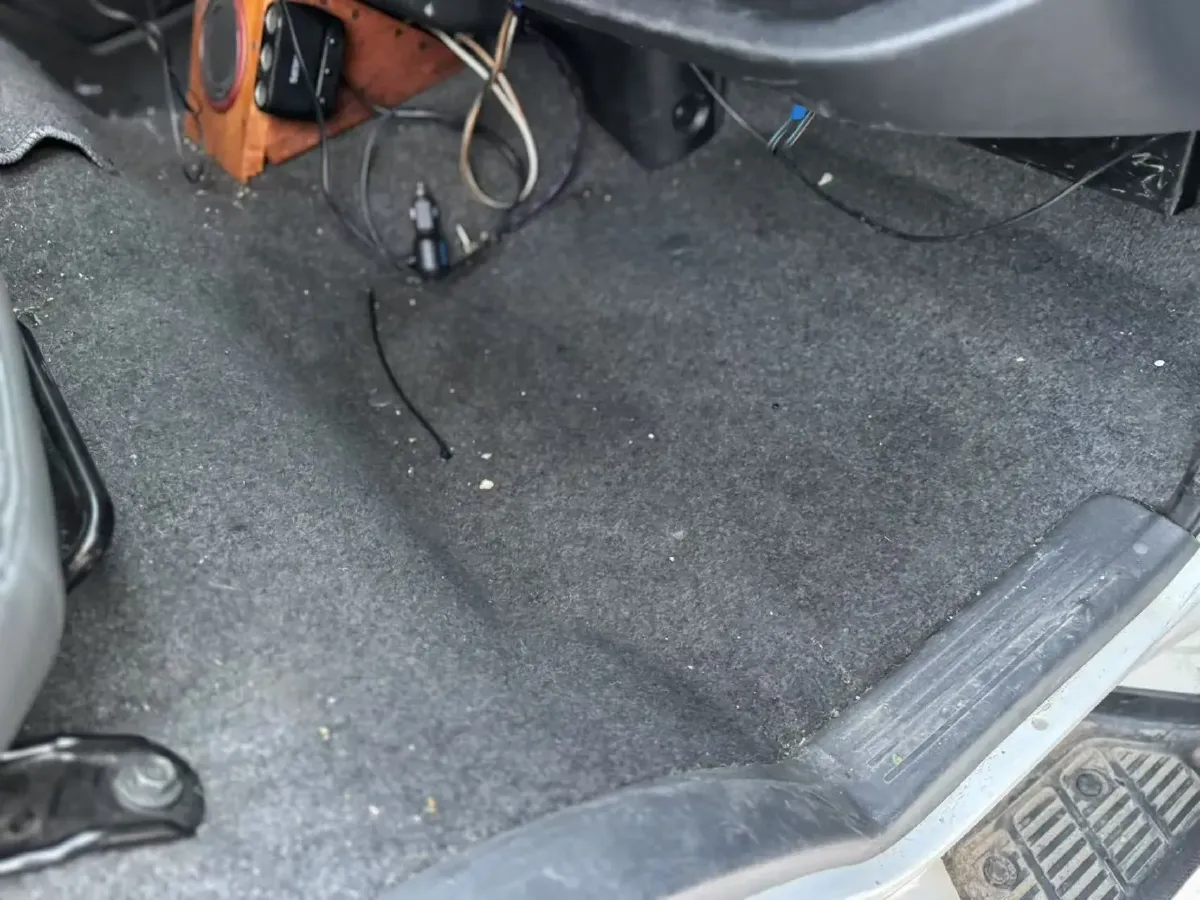 2011 Toyota Hiace 2.7L 154HP L4 4AT,autocango,china used car exporter,china ev exporter,chinese used car exporter,chinese used ev exporter