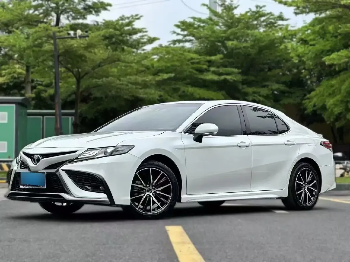 2021 Toyota Camry 2.5L 209HP L4 8AT