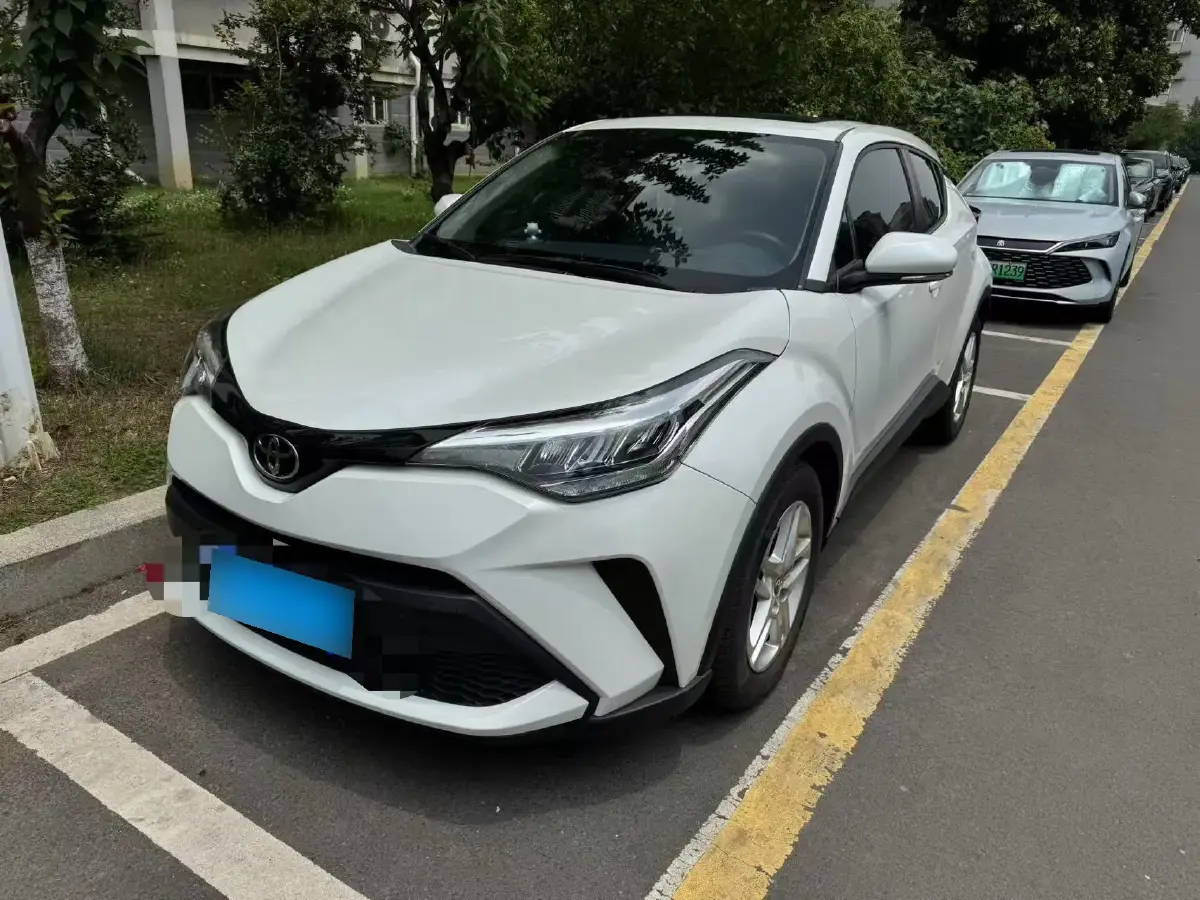 2023 Toyota C-HR 2.0L 171HP L4 CVT