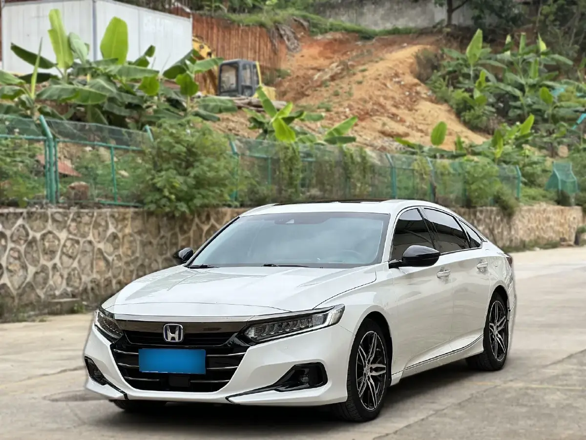 2022 Honda Accord 2.0L 146HP L4 E-CVT Hybrid