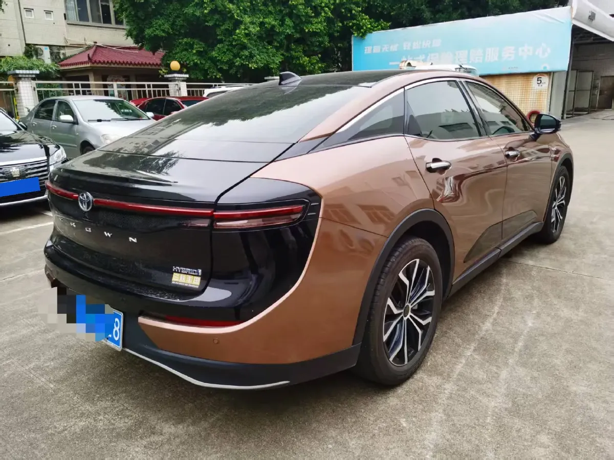 2023 Toyota CrownSportCross 2.5L 185HP L4 E-CVT Hybrid,autocango,china used car exporter,china ev exporter,chinese used car exporter,chinese used ev exporter