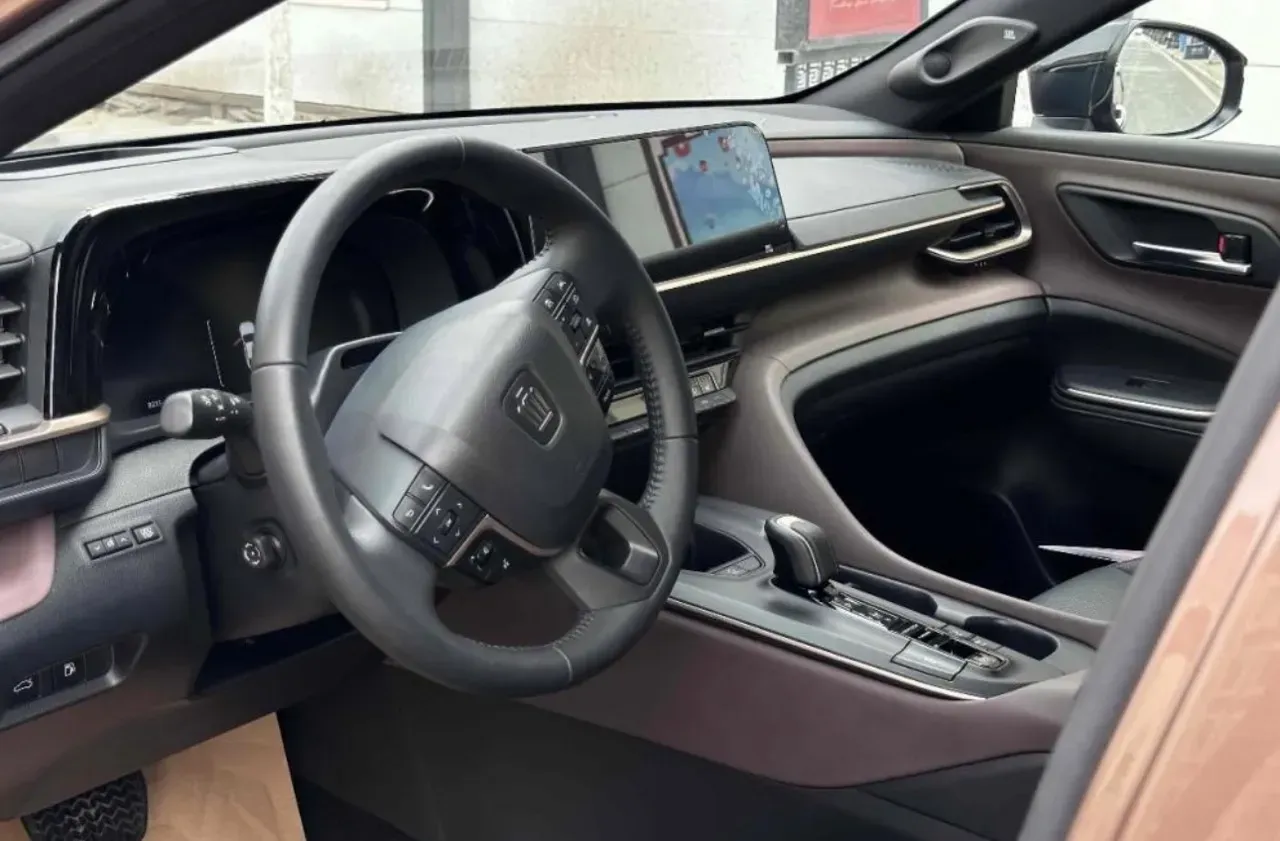 2023 Toyota CrownSportCross 2.5L 185HP L4 E-CVT Hybrid,autocango,china used car exporter,china ev exporter,chinese used car exporter,chinese used ev exporter