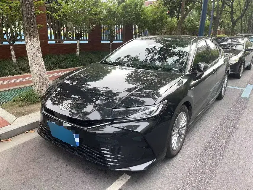 2024 Toyota Camry 2.0L 152HP L4 E-CVT Hybrid