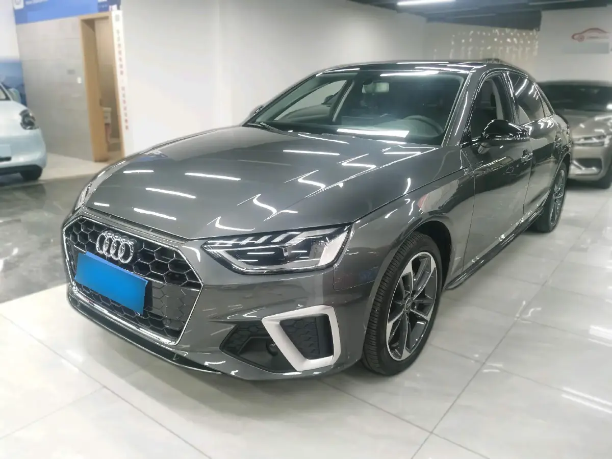 2022 Audi A4L 2.0T 190HP L4 7DCT