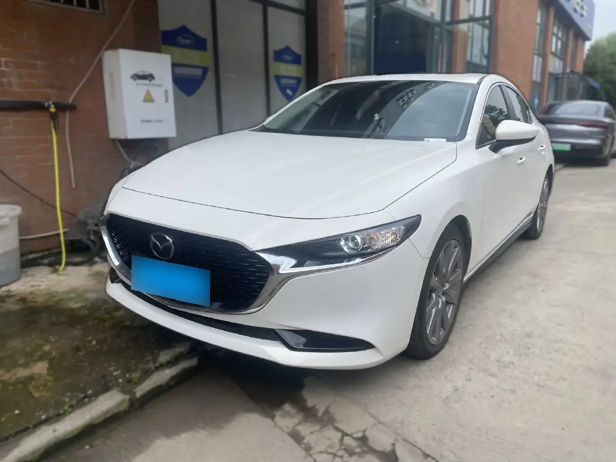 2022 Mazda 3 Axela 2.0L 158HP L4 6AT