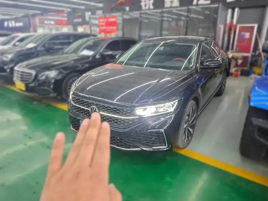 2022 Volkswagen Passat 2.0T 186HP L4 7DCT