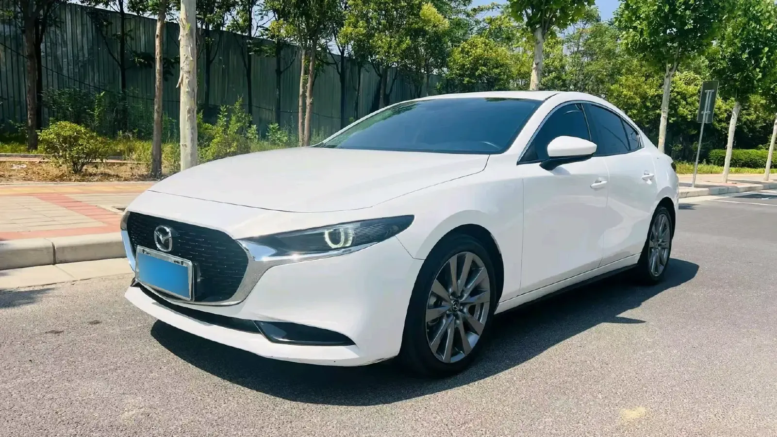 2022 Mazda 3 Axela 2.0L 158HP L4 6AT