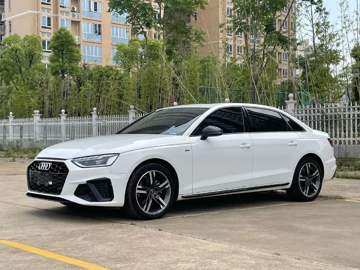 2023 Audi A4L 2.0T 190HP L4 7DCT