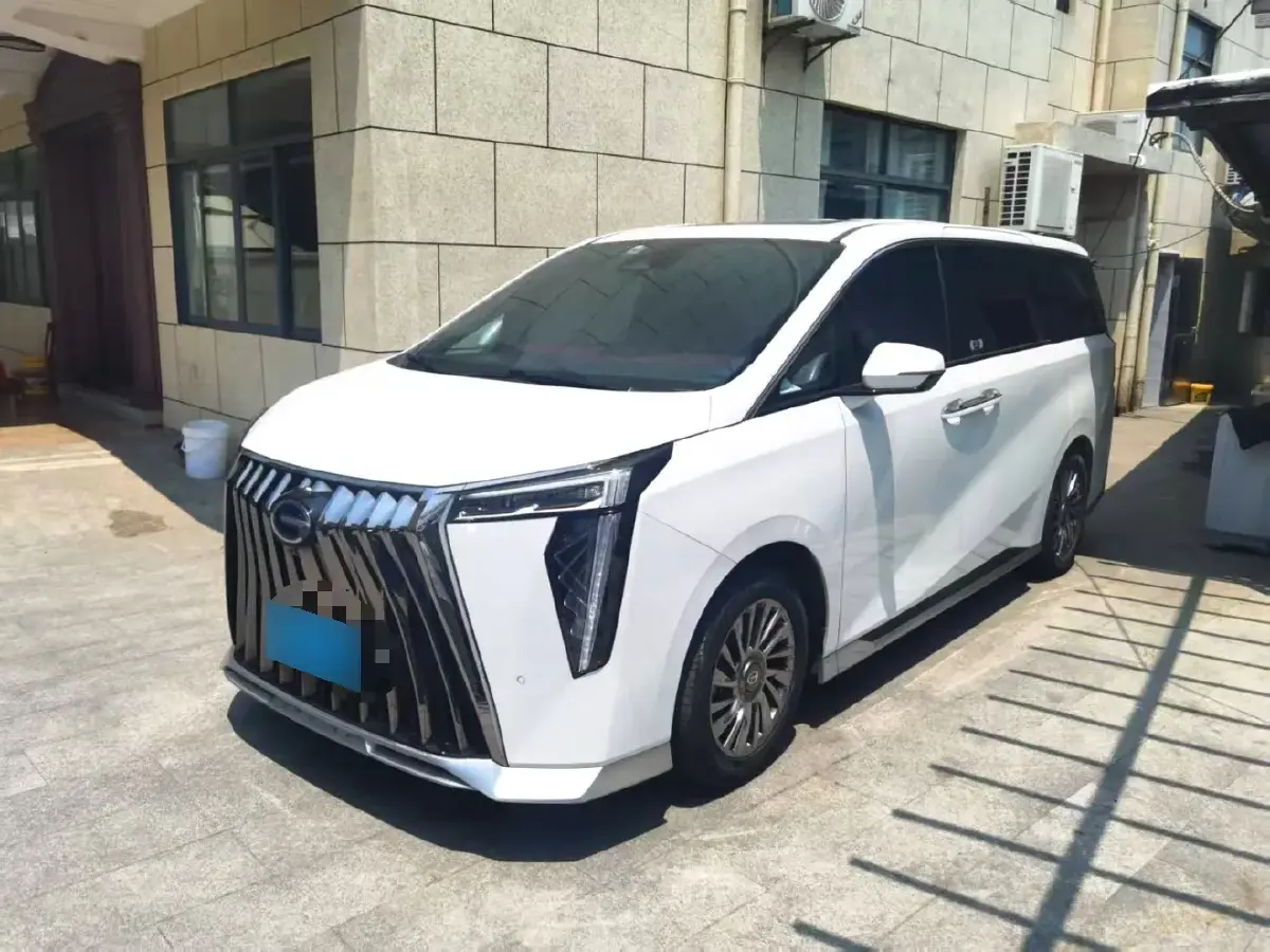 2023 GAC Trumpchi M8 2.0T 190HP L4 E-CVT Hybrid