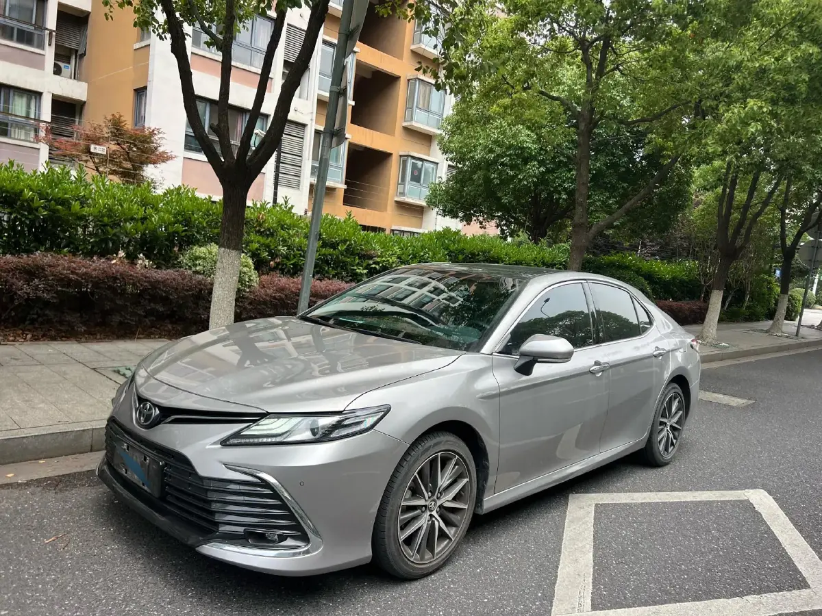 2021 Toyota Camry 2.5L 209HP L4 8AT