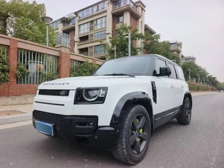 2024 Land Rover Defender 3.0T 400HP L6 8AT