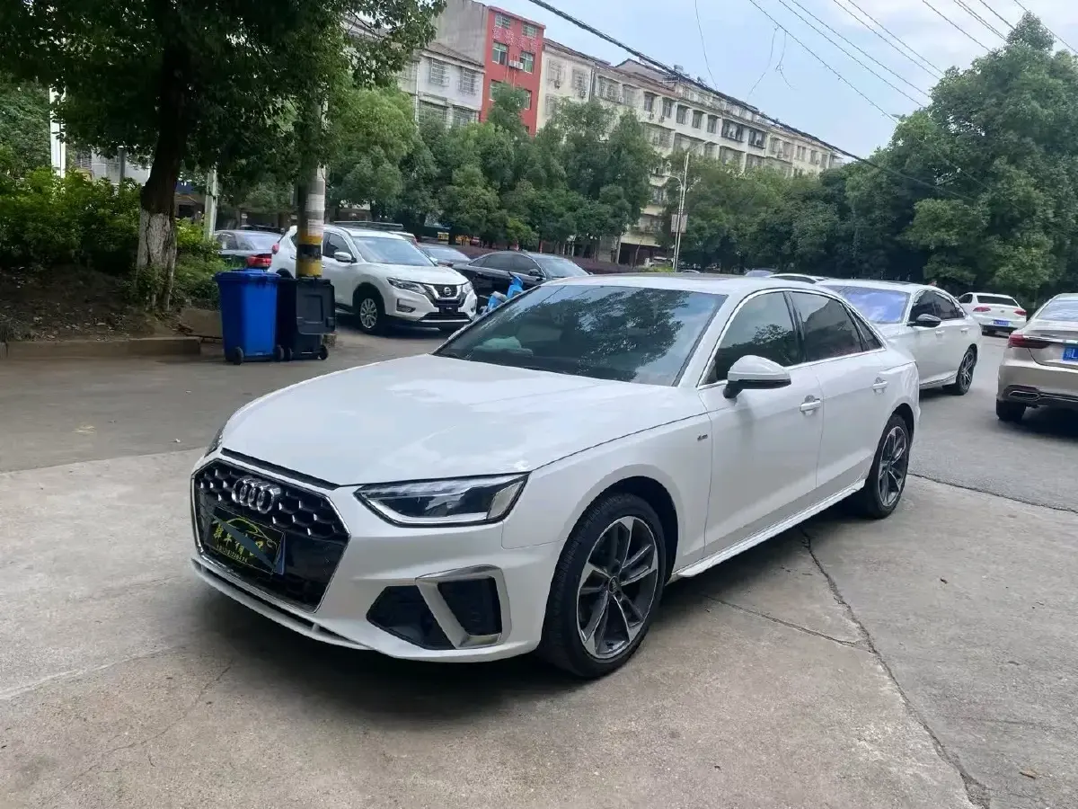 2022 Audi A4L 2.0T 190HP L4 7DCT