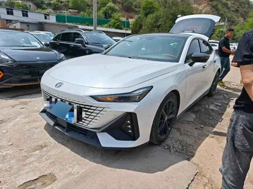 2022 ChangAn UNI-V 1.5T 188HP L4 7DCT